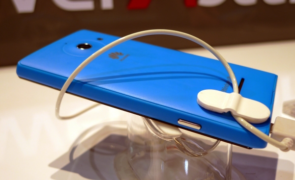 Мобильные новинки CES 2013