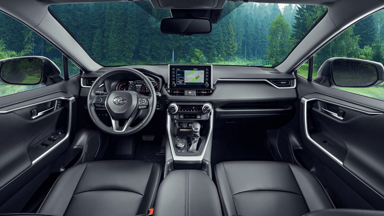 «Параллельный» Toyota RAV4 оказался дешевле официальных «китайцев». Цены на новые Toyota RAV4 в России стартуют от 3 млн рублей