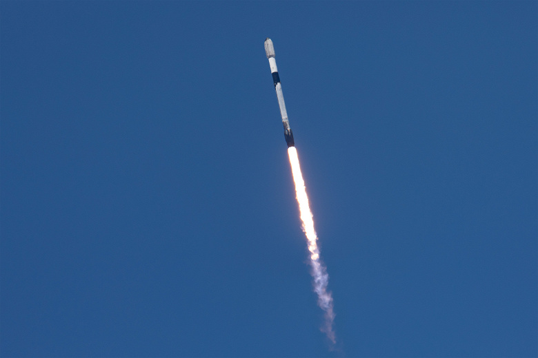 Три попытки отправить в космос ракету Starship провалились, но SpaceX ставит новые рекорды многоразовости с Falcon 9