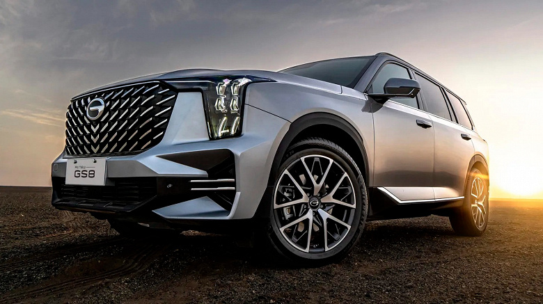 «Китайский Cadillac», который стал бестселлером марки в России: цены на GAC GS8 изменились