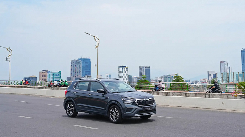 330 000 км при высокой влажности и температуре от –10 до +42 °C. Skoda не жалела на тестах новый Kushaq, который теперь собирают во Вьетнаме