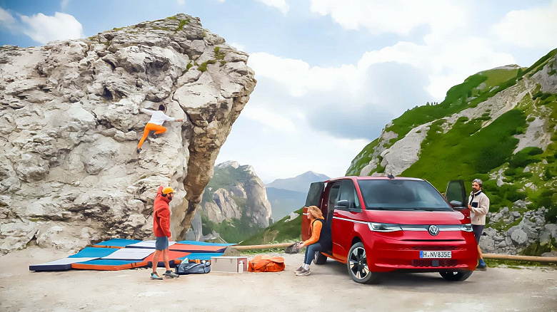 Представлены новейшие Volkswagen Multivan и California, которые могут ездить на бензине и электротяге