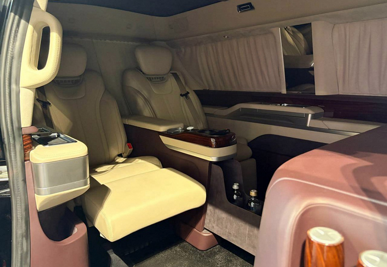 Так выглядит единственный люксовый российский минивэн: Aurus Arsenal в VIP-комплектации впервые показали внутри
