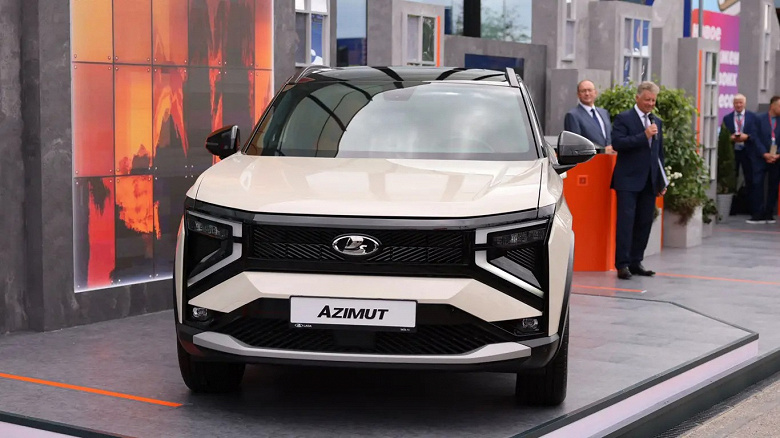 Lada Azimut — во многом первый. Новейший кроссовер АвтоВАЗа получит голосовое управление через GigaChat и мультимедийную платформу на базе решений Сбера