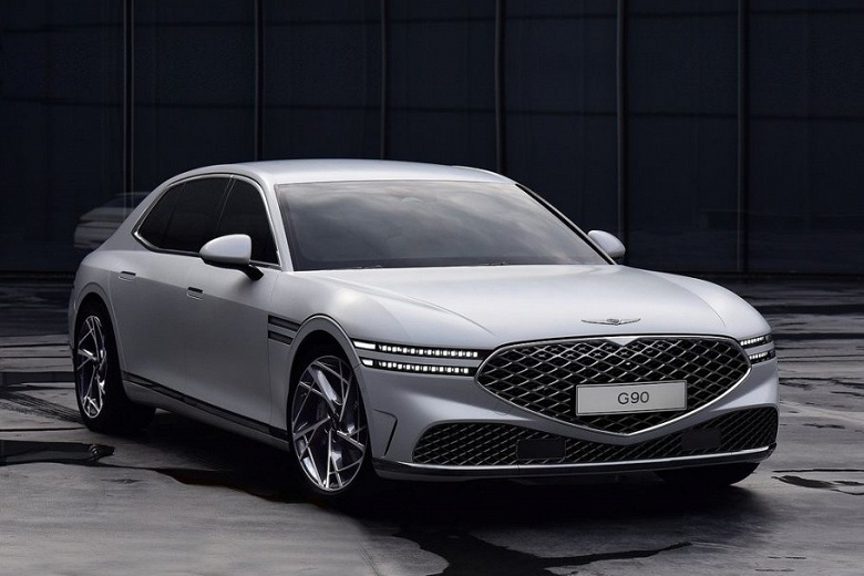 Аналог «семерки» BMW и Mercedes-Benz S-класса от премиум-бренда Hyundai: в России начали продавать Genesis G90 2025 — с 3,5-литровым V6 и полным приводом
