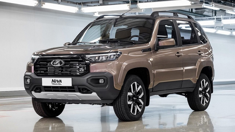 Новая «Нива» в базе — от 1,40 млн рублей. АвтоВАЗ раскрыл цену Lada Niva Travel 2025